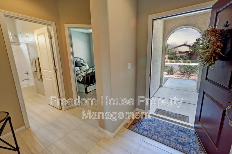 Pahrump House: 5245 East La Campana Drive
