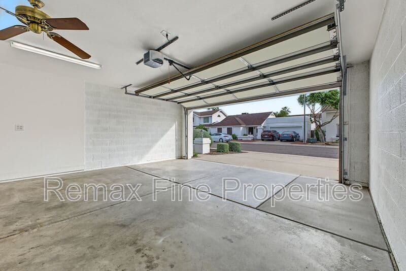 Phoenix House: 3306 E Taro Lane