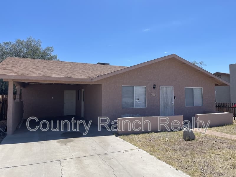 Fort Mohave House: 4274 El Toro Drive