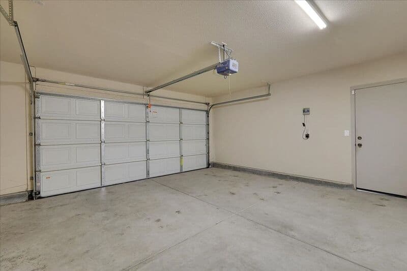 Roseville House: 1682 Loon Lake Street