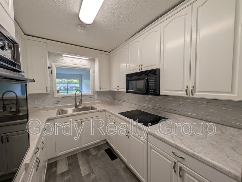 Marianna House: 2994 Madison Street