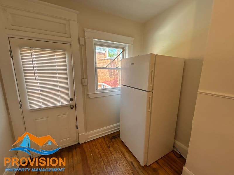 Dundalk Condo: 102 Ventnor Terrace
