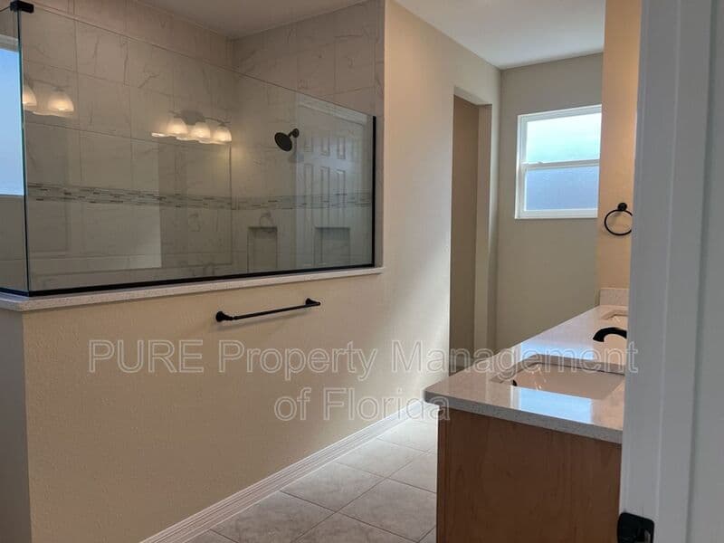 Ocala House: 10376 SW 99th Street