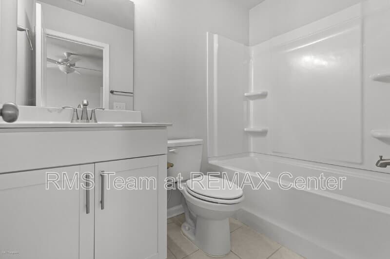 Auburn House: 1333 Maston Rd