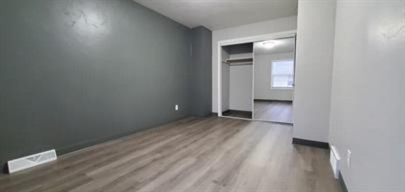 Menasha Condo: 991 7th Street - B