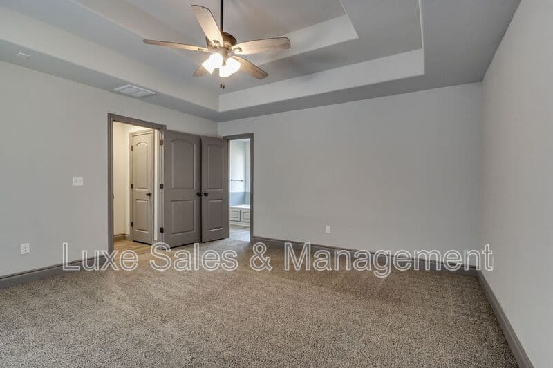 Edmond House: 6133 Oxnard St