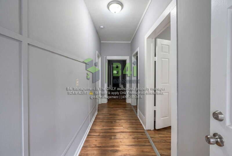 Milledgeville House: 1645 Vinson Hwy