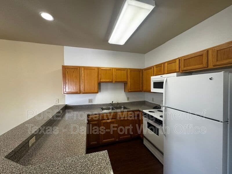 Grapevine Condo: 400 Glade Road