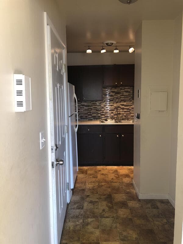 Romulus Condo: 35275 Michelle Dr Apt 101