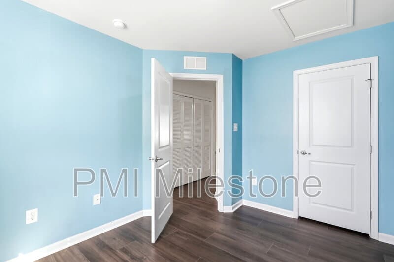 Falling Waters Townhome: 72 Norwood Dr