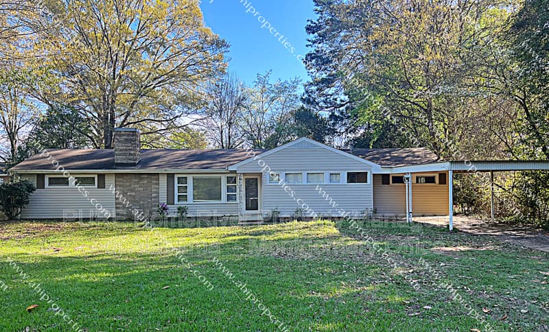 Montgomery House: 4260 Camellia Drive