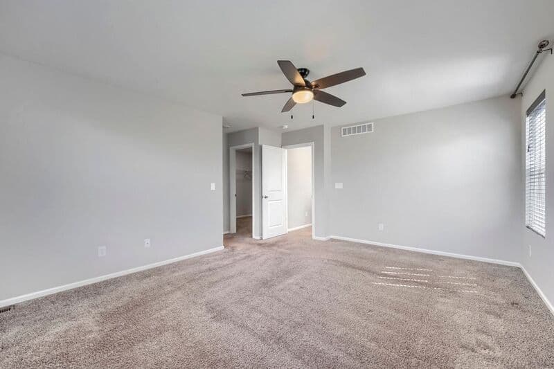 Aurora House: 6181 N Malaya St
