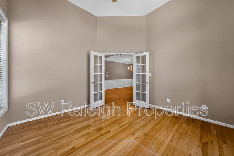 Apex House: 1412 Willow Leaf Way