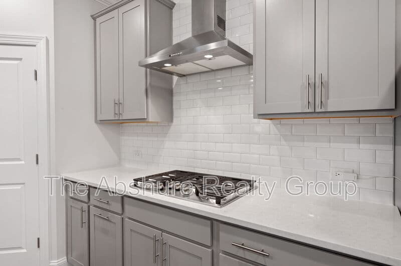 Angier House: 121 Barnwell Loop