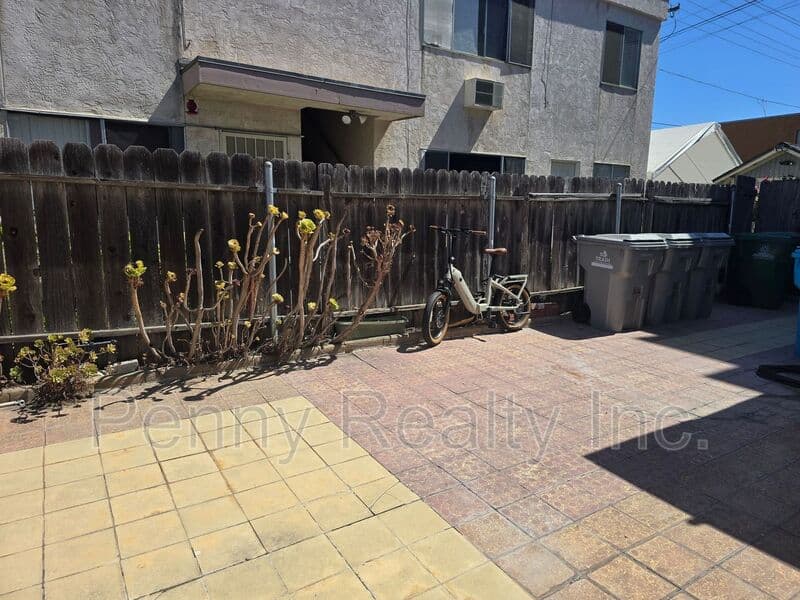 San Diego Condo: 2861 Polk Ave.