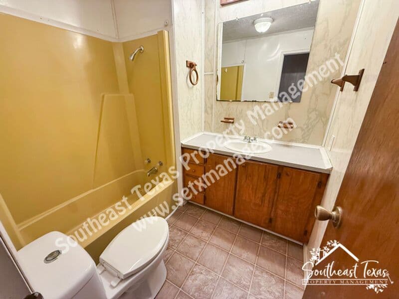 Vidor House: 1455 Mohawk