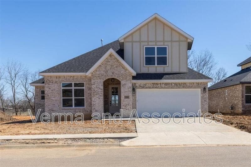 Centerton House: 1050 Whistler St