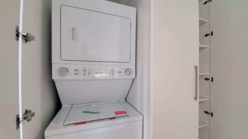 Chicago Condo: 59 w Hubbard St