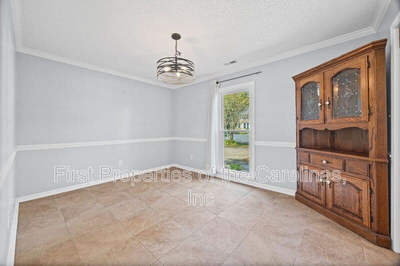 Charlote House: 612 Grays Creek