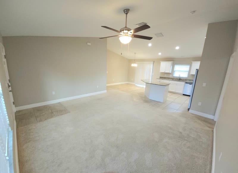 Ocala House: 106 Marion Oaks Pass