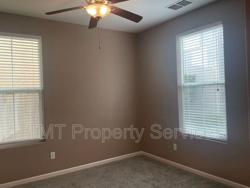 Elk Grove House: 8814 Wheelton Rd