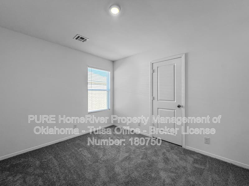 Broken Arrow House: 1624 E Gary St