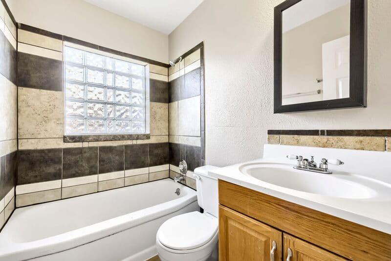 Aurora Condo: 1913 Del Mar Pkwy