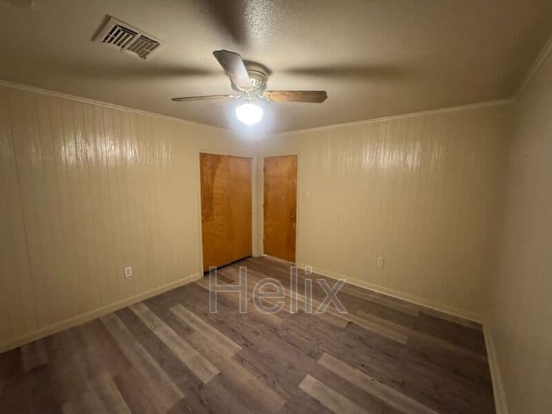 Jackson House: 247 Dona Ave