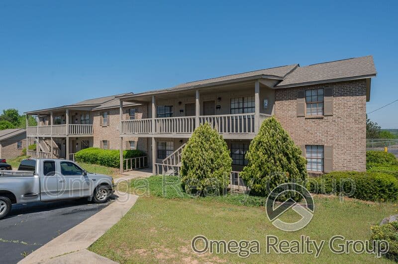 Phenix City Apartment: 901 25th Ave