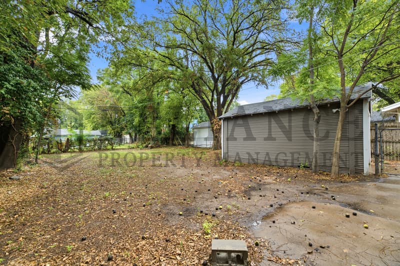 Wichita House: 3306 Country Club Place