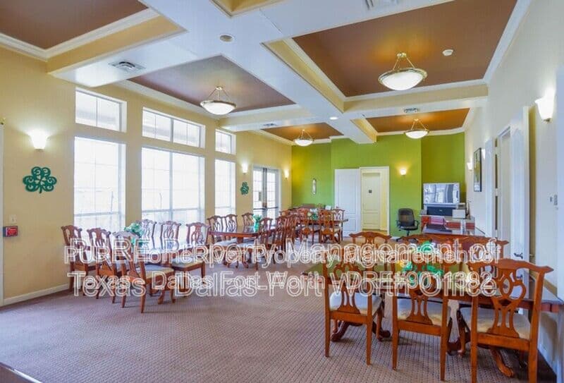 Grapevine Apartment: 400 Glade Road