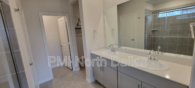 Fort Worth House: 2633 Oneida Lane