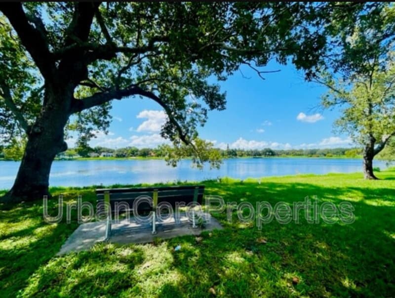 St. Petersburg Condo: 1527 5th St N