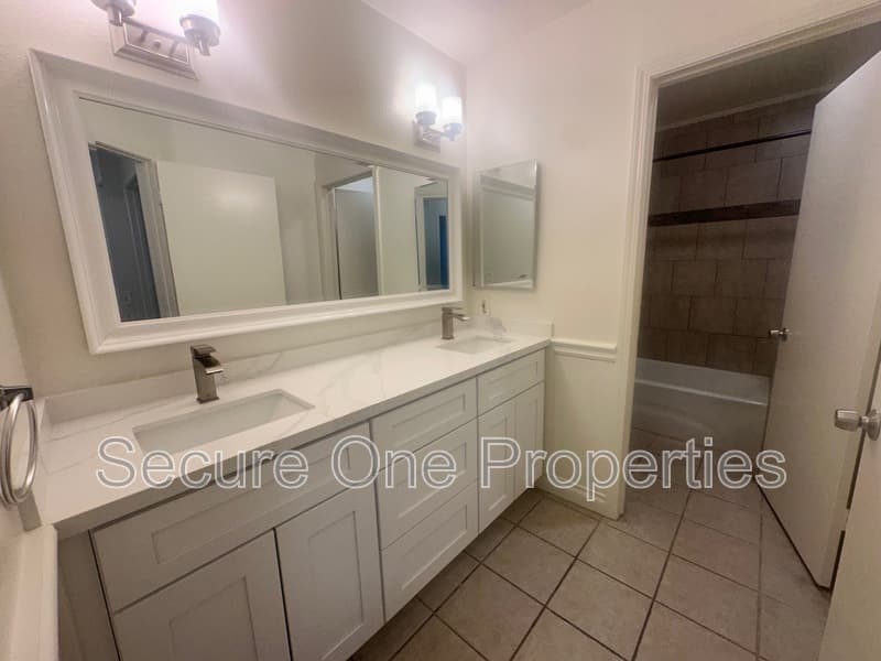 Simi Valley Condo: 3264 Darby Street
