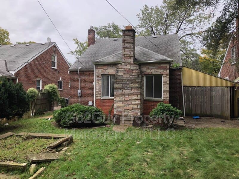 Detroit House: 17635 Greenview