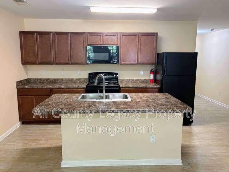 Conyers House: 2072 Belmont Cir