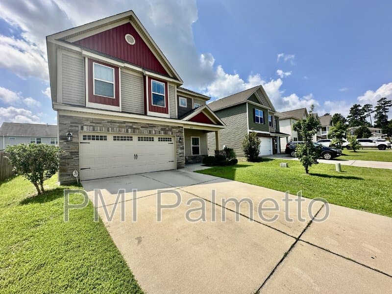 Elgin House: 423 Easy Goer Ct