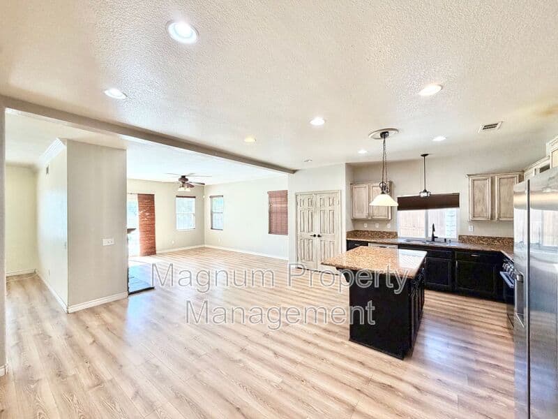 Menifee House: 33602 Magnetite St.
