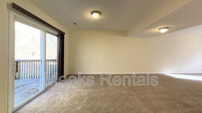 Hurricane Apartment: 246 Tacketts Branch Rd