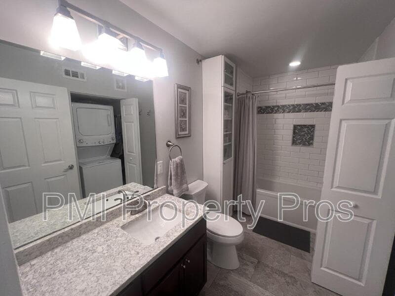 Milwaukee Condo: 715 North Milwaukee Street