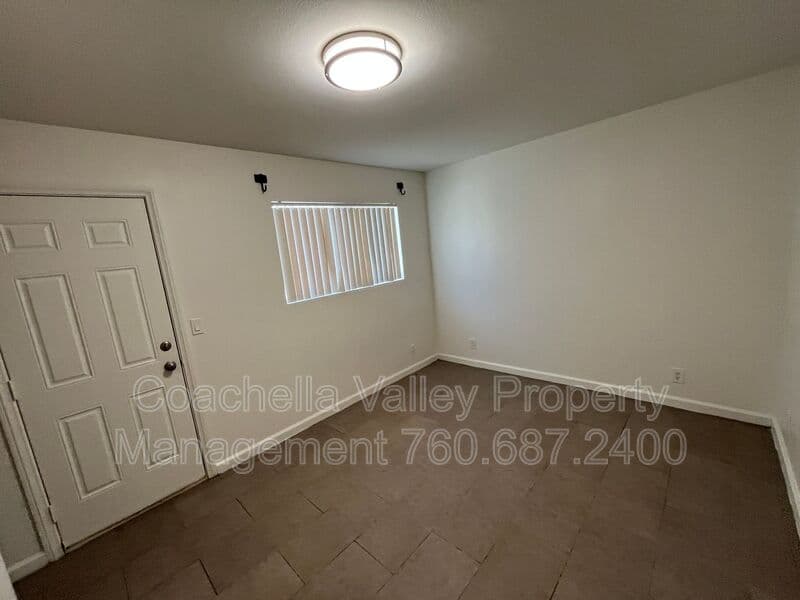 Coachella House: 85191 Bagdad Ave