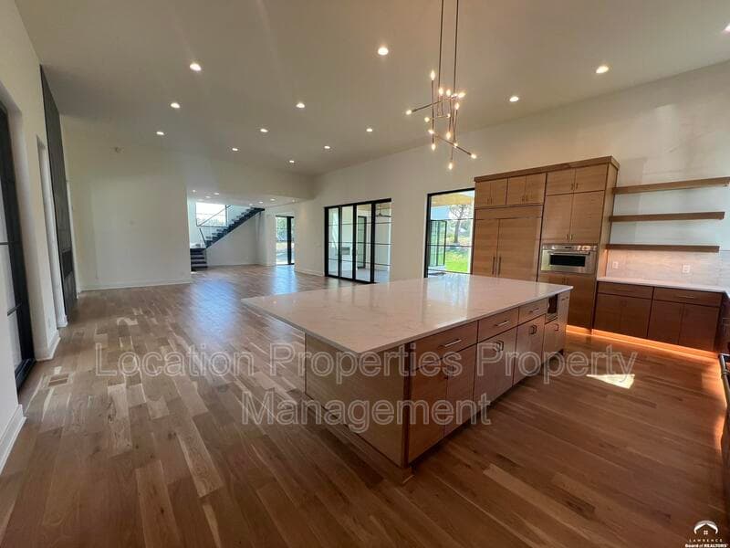 Lawrence House: 1840 Quail Creek Drive