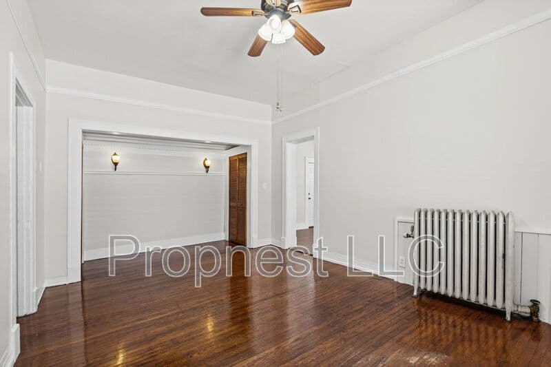 Memphis House: 1306 Carr Ave