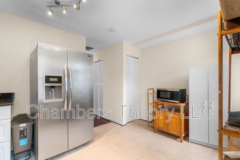 Washington Condo: 533 Florida Avenue NW