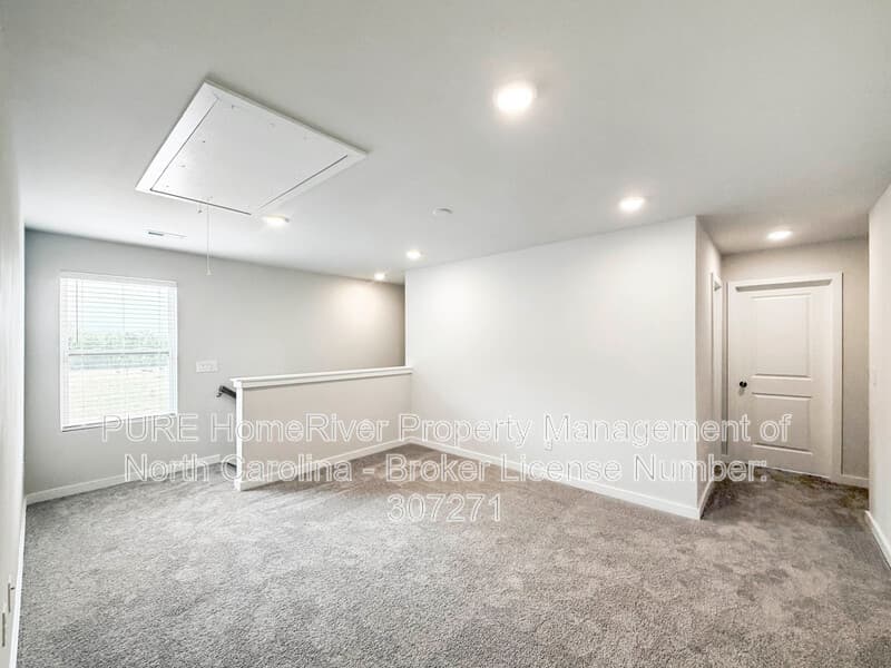 Hickory House: 2944 31st St Ln NE