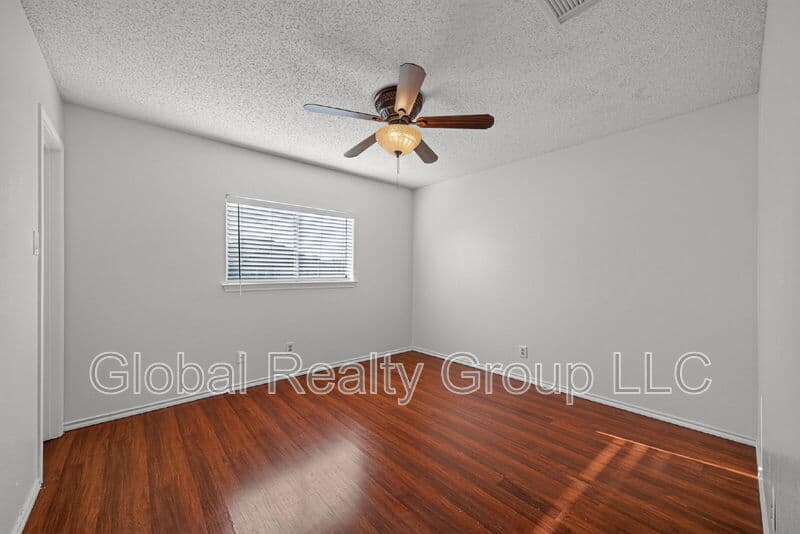 Converse House: 7702 Fairton Pl
