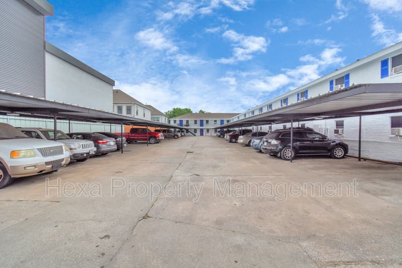 Houston Condo: 11211 S Post Oak Rd