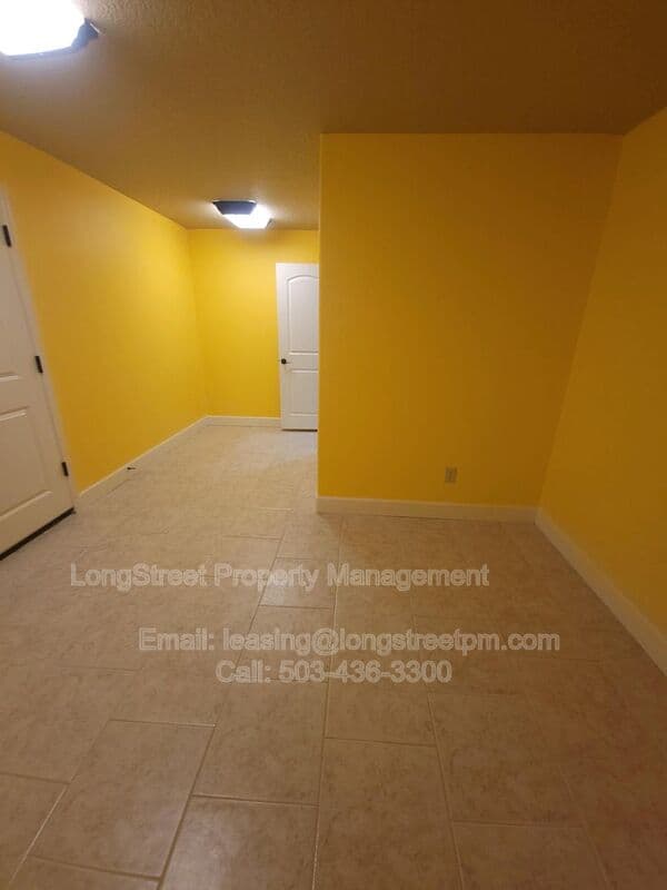 Portland House: 9739 NW Henry Ct