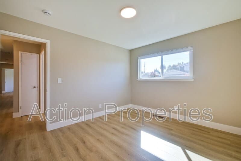 Mountain View House: 86 Dalma Drive
