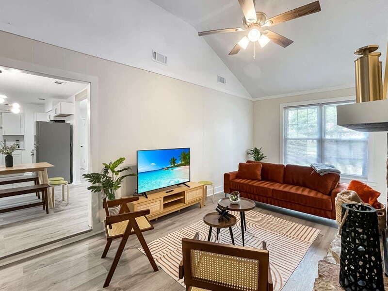 Pooler House: 1224 Crawford Way